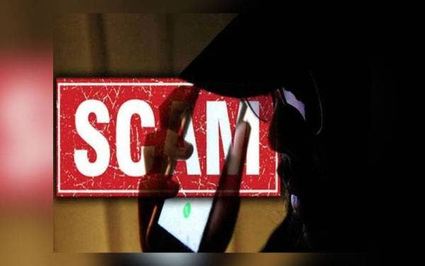 Seorang warga emas kerugian kira-kira RM400,000 akibat diperdaya sindiket parcel scam.