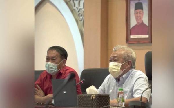 Bung Moktar ketika berucap merasmikan Majlis Penutupan Pertandingan Pidato Online secara maya di bangunan UMNO, Kota Kinabalu pada Selasa.