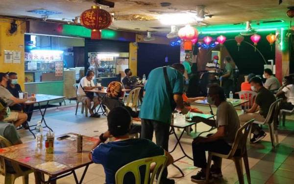 Serbuan ke atas sarang pelacuran disebuah hotel lama di Pudu.