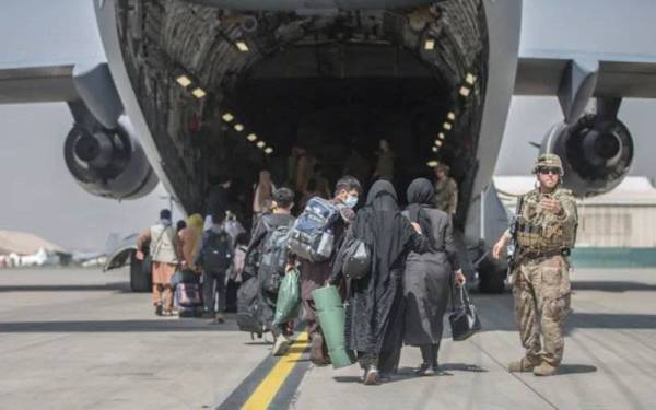 Menteri-menteri luar negara anggota Kesatuan Eropah (EU) sepakat untuk mewujudkan semula kehadiran EU di Kabul untuk membawa keluar warga EU dan rakyat Afghanistan yang berisiko. - Foto Reuters