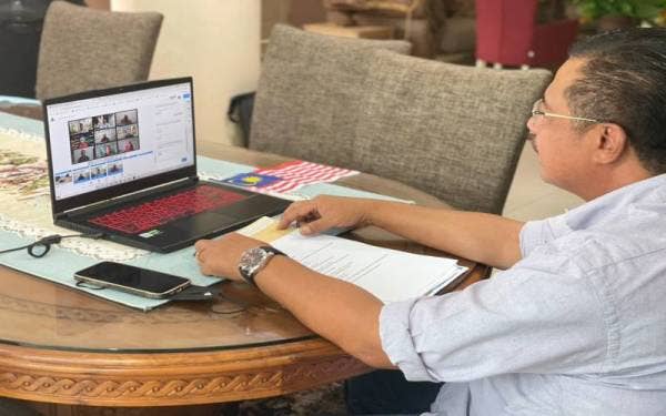 Abdul Rahman merasmikan Bengkel Kemahiran Keibubapaan Kemas Daerah Lipis secara dalam talian pada Sabtu.