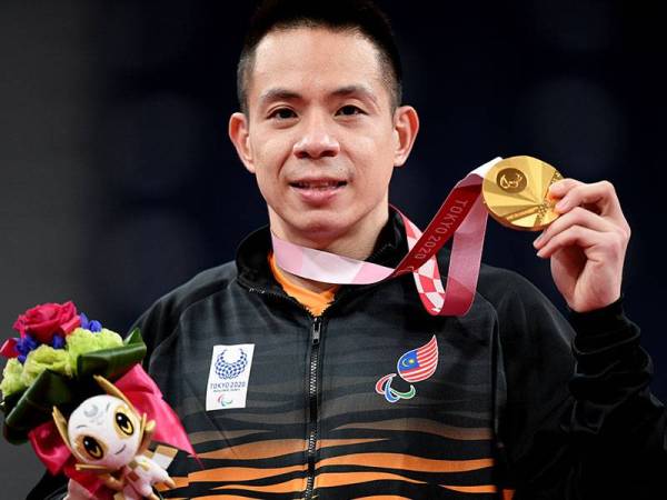 Atlet badminton paralimpik negara Cheah Liek Hou memenangi pingat Emas kedua buat kontinjen negara setelah berjaya menewaskan lawannya dari Indonesia Dheva Anrimusthi pada perlawanan akhir kategori SU5 temasya Sukan Paralimpik Tokyo 2020 di Yoyogi National Stadium hari ini.