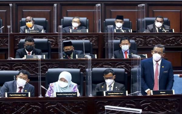 Menteri Besar Negeri Sembilan, Datuk Seri Aminuddin Harun yang juga ADUN Sikamat pada Persidangan Pertama Penggal Keempat, Dewan Undangan Negeri, Negeri Sembilan di Wisma Negeri pada Isnin. - Foto Bernama