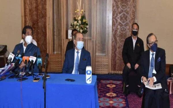 Hajiji ketika hadir dalam sidang akhbar Menteri Kesihatan, Menteri Kesihatan, Khairy Jamaluddin Abu Bakar di PPNS, Kota Kinabalu.