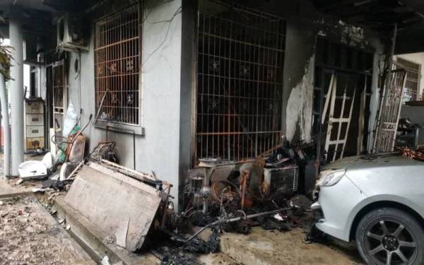 Kebakaran di Taman Hungap, Penampang pada awal pagi Selasa.