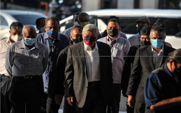 Ahmad Zahid menghadiri prosiding sambung bicara kesnya di Mahkamah Tinggi, pada Selasa. - Foto Bernama