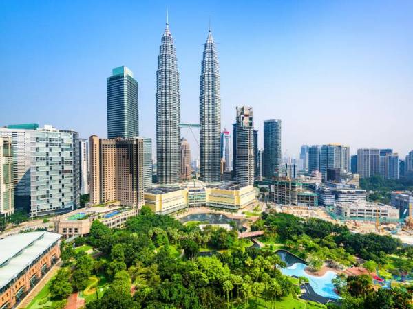 Berdasarkan pendekatan perniagaan dan langkah konstruktif kerajaan serta sikap komuniti perniagaan dan rakyat, ekonomi Malaysia dijangka pulih dan membangun semula dengan lebih baik. - Foto 123RF