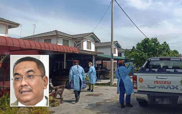 Petugas mengagihkan bakul makanan dari rumah ke rumah penduduk terlibat PKPD Kuala Kedah pada Selasa lalu. Gambar kecil: Sanusi