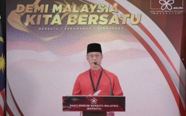 Muhyiddin ketika menyampaikan amanat sempena Majlis Sambutan Ulang Tahun Kelima Bersatu yang diadakan secara maya pada malam Jumaat.