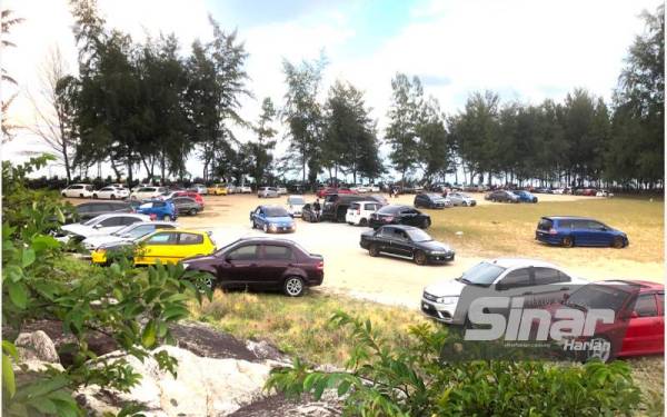 Kenderaan pengunjung yang mengunjungi Pantai Nami bertambah selepas dibenarkan rentas daerah bermula Khamis lalu.