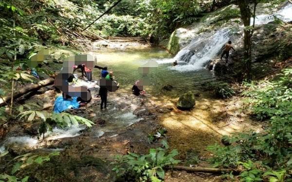 Antara individu yang ditahan JPNS dalam satu operasi pada Sabtu.