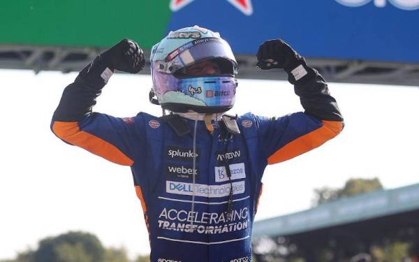 Ricciardo meraikan kejayaannya menjuarai GP Itali di Litar Monza sebentar tadi.