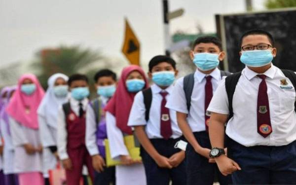 Ada sesetengah pihak berpandangan dengan jumlah kes sekarang ini, langkah membuka semula sesi persekolahan elok ditangguh dulu. Gambar hiasan