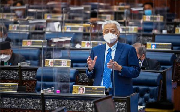 Ismail Sabri ketika menjawab soalan ketika Mesyuarat Penggal Keempat, Parlimen ke-14 di Bangunan Parlimen pada Selasa.- Foto Bernama