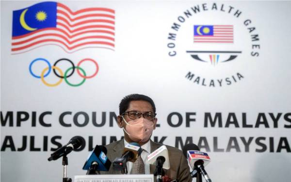 Ahmad Faizal pada sidang media selepas membuat lawatan ke Muzium Olimpik Malaysia dan mempengerusikan mesyuarat pertamanya di Wisma Olimpik, pada Selasa. - Foto Bernama