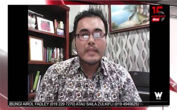 Mohd Azizuddin ketika menjadi panel Wacana Sinar Harian edisi ke-289 bertajuk ‘Parlimen: Cabaran Kerjasama Dwi-Partisan’ pada Selasa.