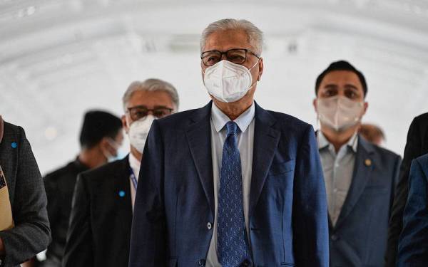 Perdana Menteri, Datuk Seri Ismail Sabri Yaakob (tengah) menghadiri Mesyuarat Penggal Keempat Parlimen ke-14 di Bangunan Parlimen pada Selasa. - Foto Bernama