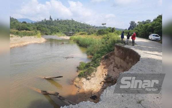 100 meter hakisan tebing di Kampung Orang Asli Sungai Mas di Sungai Lembing.