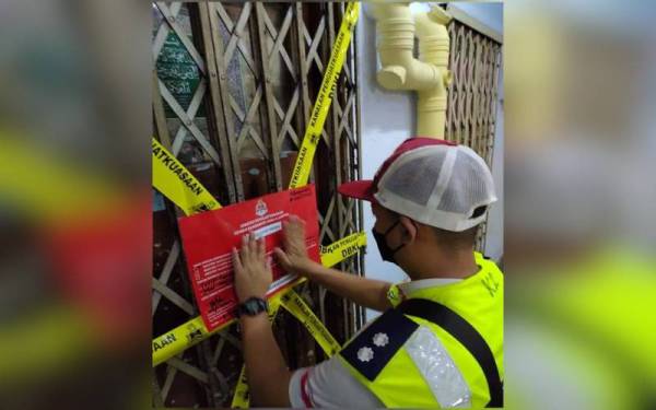 Antara premis yang dikenakan tindakan penutupan menerusi Ops Patuh dilaksanakan DBKL pada 1 hingga 15 September lalu. - Foto Ihsan FB DBKL.