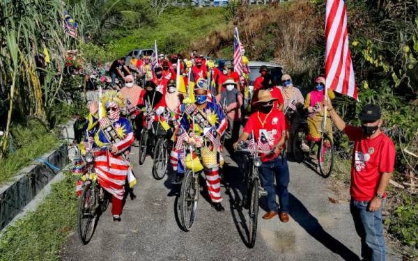 Seramai 47 peserta terlibat dalam Program Kayuhan Basikal Klasik sempena Hari Malaysia dari Kampung Bongek ke Kampung Gadong pada Khamis.
