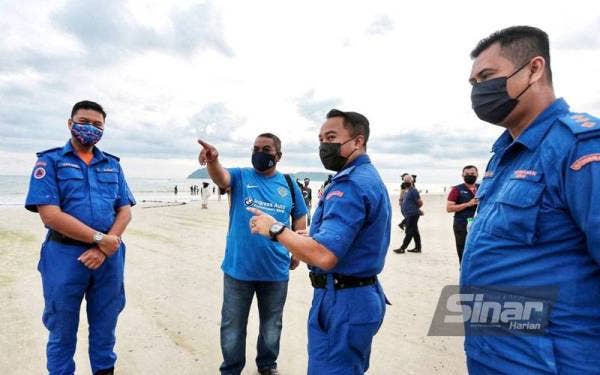 Muhammad Sanusi ketika ditemui di Pantai Chenang di sini pada Jumaat.