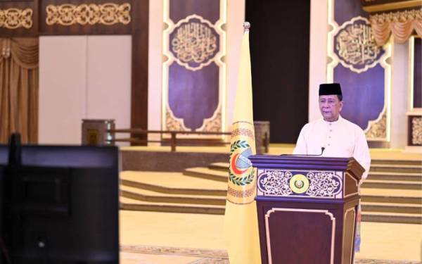 Sultan Sallehuddin ketika bertitah merasmikan pembukaan Mesyuarat Pertama Penggal Keempat, Dewan Undangan Negeri (DUN) Kedah ke-14, secara sidang video pada Isnin.