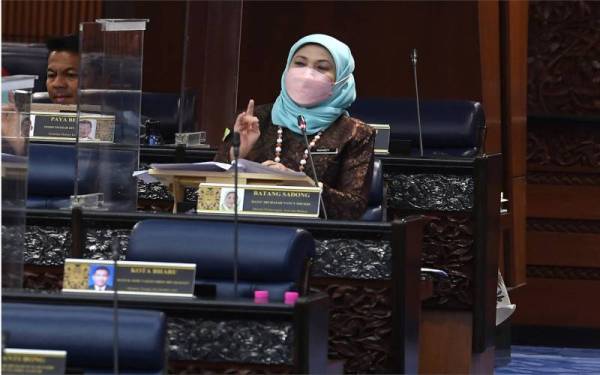 Nancy ketika menjawab soalan pada Mesyuarat Penggal Keempat, Parlimen ke-14 di Bangunan Parlimen, pada Isnin. - Foto Bernama 