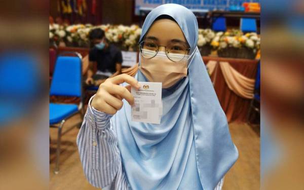 Syaza Amani yang berasal dari Tanah Merah sanggup datang ke Kota Bharu semata-mata untuk menerima suntikan dos pertama vaksin Covid-19 dalam usaha memutuskan jangkitan pandemik itu.