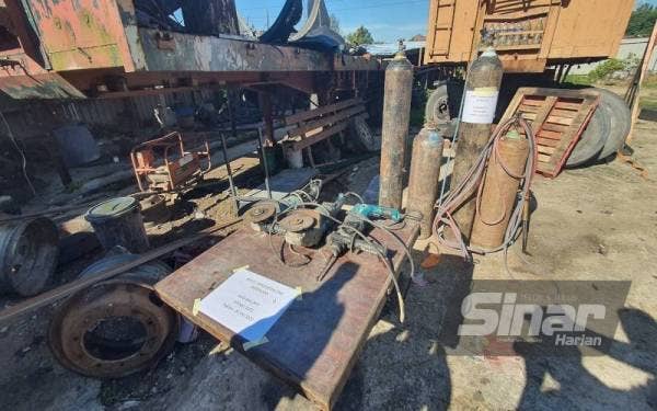 Peralatan yang digunakan untuk mengubah suai nombor casis dan nombor enjin.