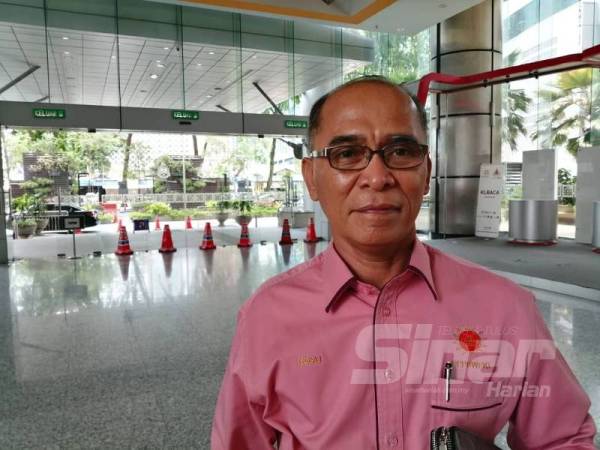 Presiden Gabungan Persatuan Penjaja dan Peniaga Kecil 1Malaysia, Datuk Seri Rosli Sulaiman