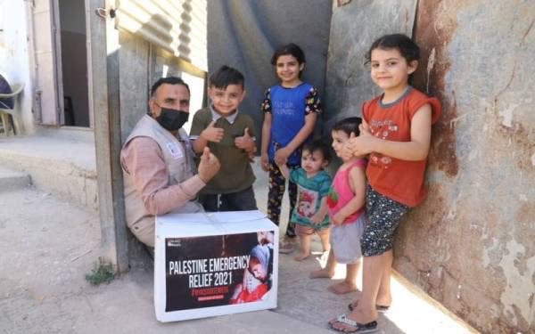 Bantuan mainan diberikan kepada kanak-kanak Palestin bagi mengurangkan trauma mereka terhadap peperangan yang berlaku di sana.