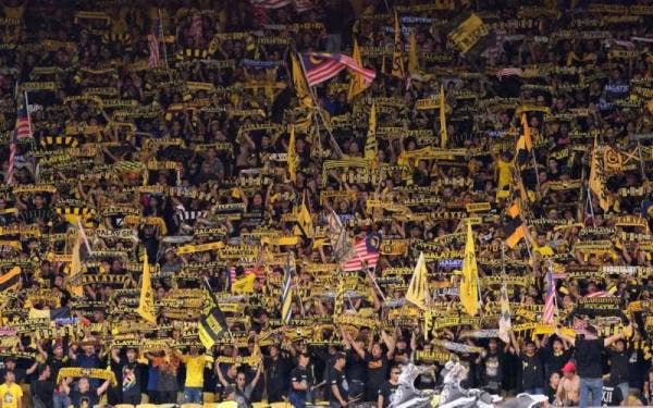 Penyokong bola sepak Malaysia masih setia menanti kebenaran pihak kerajaan untuk kembali dibenarkan masuk ke stadium.