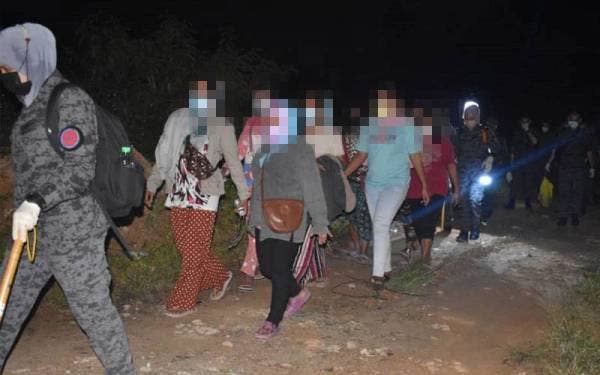 Seramai 27 PATI ditahan dalam operasi pada Jumaat.