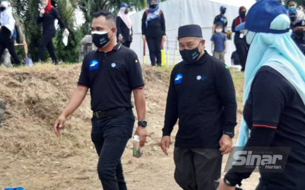 Tuan Ibrahim melawat ke lokasi denai di Sungai Rembau.