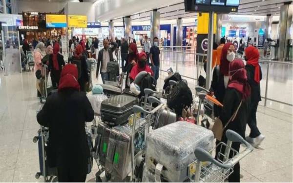 Pelajar tajaan Mara selamat tiba di Lapangan Terbang Antarabangsa Heathrow jam 4.15 petang waktu tempatan.