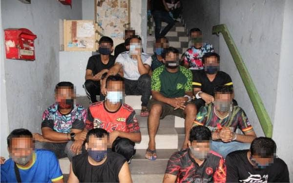 Sebahagian PATI yang ditahan dalam operasi penguatkuasaan. 