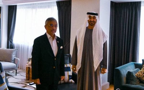 Seri Paduka Baginda turut telah berkenan menerima kunjungan Putera Mahkota Abu Dhabi Sheikh Mohammed Zayed Al Nahyan di London.