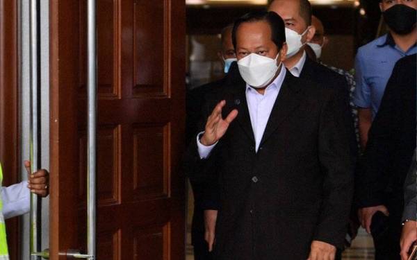 Ahli Parlimen Pontian Datuk Seri Ahmad Maslan dilepas dan dibebaskan oleh Mahkamah Tinggi hari ini atas pertuduhan gagal mengisytiharkan RM2 juta yang diterima daripada bekas Perdana Menteri Datuk Seri Najib Tun Razak kepada Lembaga Hasil Dalam Negeri (LHDN) dan memberi penyataan palsu kepada Suruhanjaya Pencegahan Rasuah Malaysia (SPRM) selepas membayar kompaun RM1.1 juta. - Foto Bernama