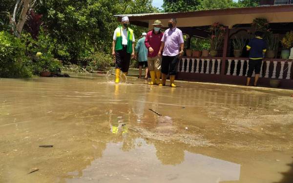 Keadaan banjir di beberapa buah kampung di DUN Kupang, Baling pada Khamis.
