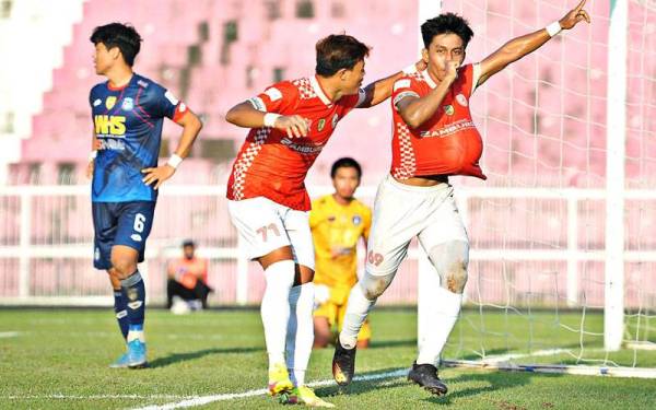 Haziq menyumbat gol kedua Kelantan FC di Stadium Sultan Muhammad IV, Kota Bharu petang tadi. -Foto: TRW Kelantan FC