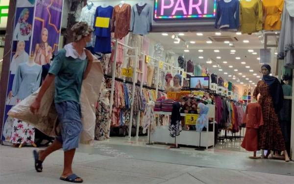 Kehadiran orang ramai di pusat bandaraya Kuala Lumpur kini mengubah hidup An Chai dan rakan-rakannya.