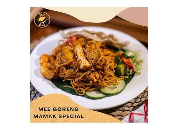 Mee Goreng Mamak juga terdapat di Kafe Deli Wau.