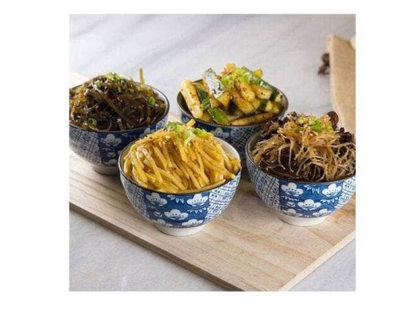 Mee tarik sentiasa menjadi pilihan pelanggan di Kafe Iwan Lamian.