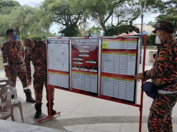 Operasi mencari dan menyelamat (SAR) kesemua mangsa telah dilaktifkan pada 12 tengah hari tadi setelah pihaknya menerima laporan menerusi panggilan MERS 999 daripada seorang pengadu. - Foto ihsan JBPM Sarawak