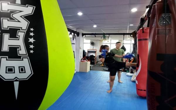 Syafiqah giat menjalani latihan sebagai persediaan untuk ke Kejohanan Muay Thai Remaja Dunia di Phuket Thailand.