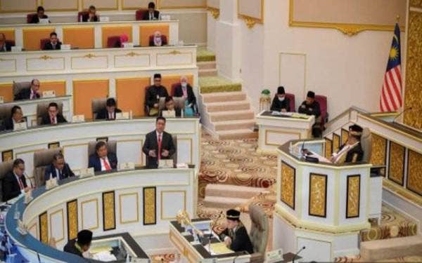 DUN Melaka mungkin terpaksa dibubarkan jika kemelut kerajaan negeri berterusan.