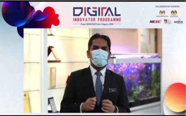 Mohd Radzi semasa Majlis Pelancaran Program DIP dan MoA antara Pusat GENIUS@Pintar Negara, UKM dan Malaysia Digital Economy Corporation (MDEC) secara dalam talian, pada Selasa.