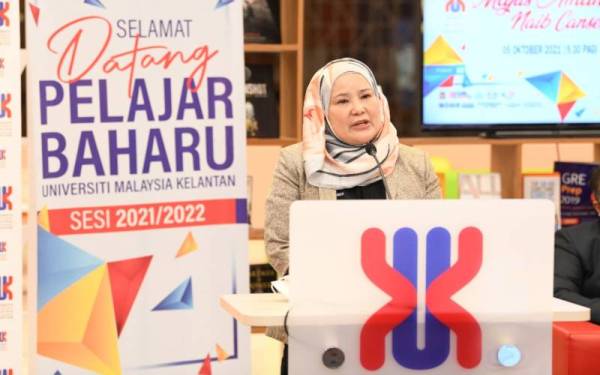 Nik Maheran memaklumkan setiap pelajar baharu perlu menyertai program 3M anjuran UMK secara dalam talian dari 3 hingga 5 Oktober 2021.