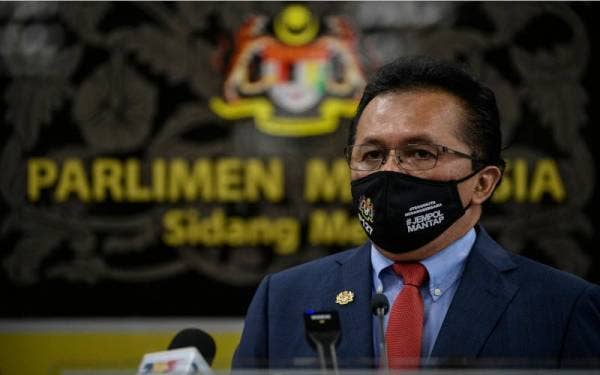 Mohd Salim ketika sidang media di Bangunan Parlimen, pada Khamis. - Foto Bernama