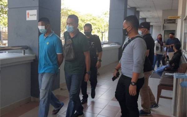 Tertuduh dikenakan ikat jamin RM5,000 selepas mengaku tidak bersalah atas tuduhan mengganggu dan menyimbah cat merah di sebuah rumah.